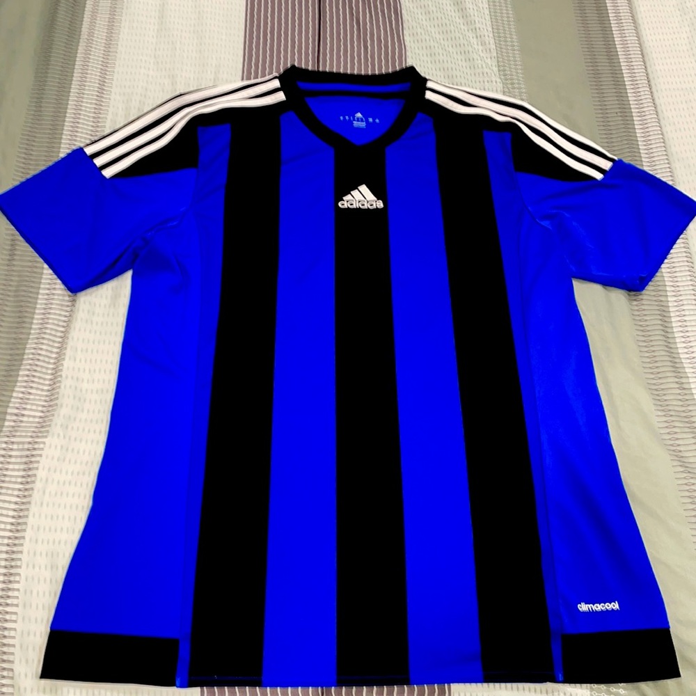 Like New Official Adidas Soccer shirt in Large